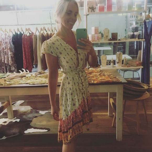 SWAPPED NWT Sunday’s Crop Sleeve Wrap Mini in Sand - Picture 4 of 9